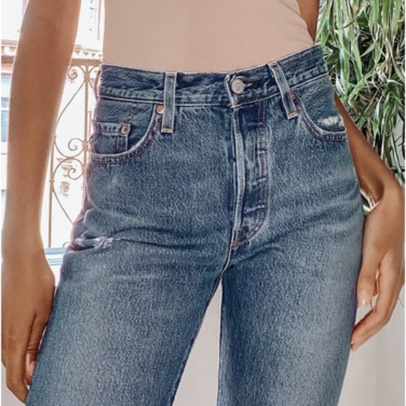 Levis 501 Original Fit Distressed High-Rise - Picture 3 of 3